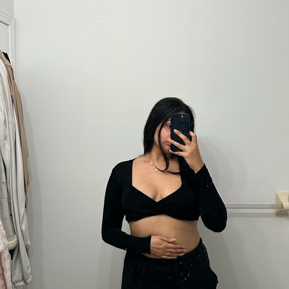 Cropped long sleeve shirt